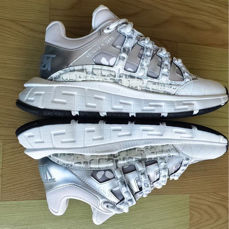 閒置新 未使用 Versace範思哲 Trigreca 潮流 低幫 運動休閒鞋 男款 白 尺碼：40 碼-1
