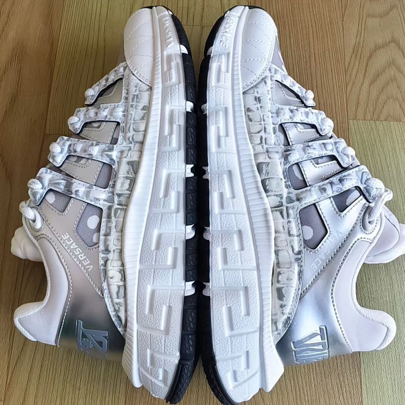 閒置新 未使用 Versace範思哲 Trigreca 潮流 低幫 運動休閒鞋 男款 白 尺碼：40 碼-2