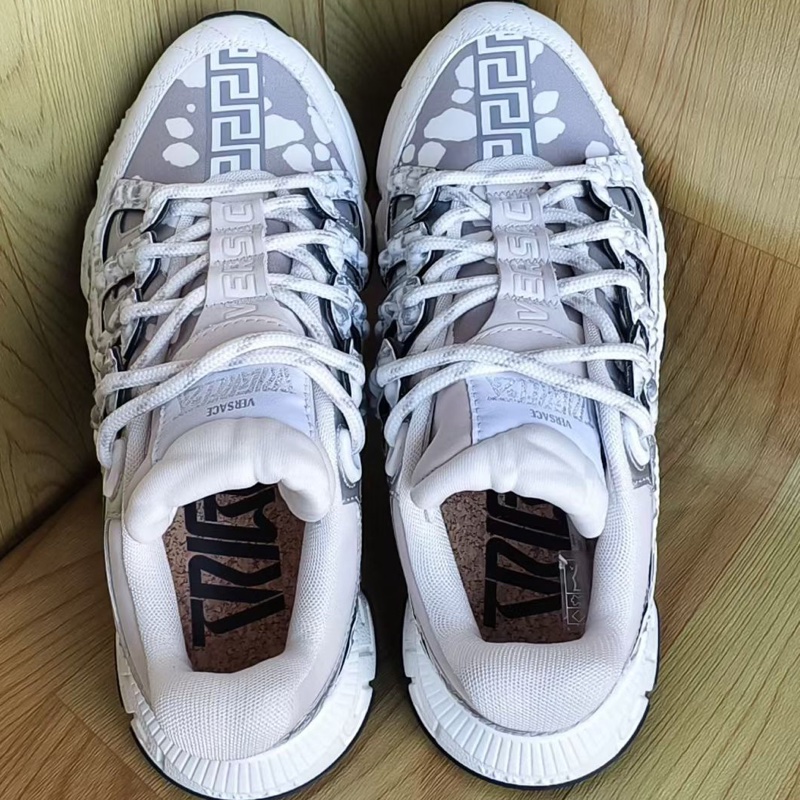 閒置新 未使用 Versace範思哲 Trigreca 潮流 低幫 運動休閒鞋 男款 白 尺碼：40 碼-5