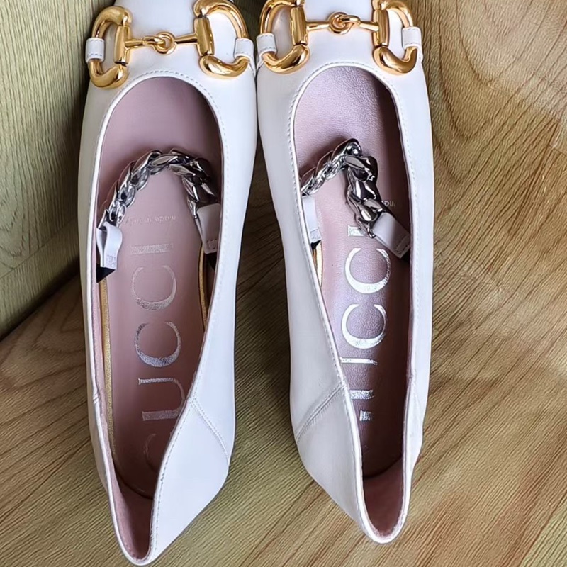 閒置新GUCCI古馳 Horsebit 潮流馬銜扣 女士休閒單鞋 女款 白色  尺碼：36-6