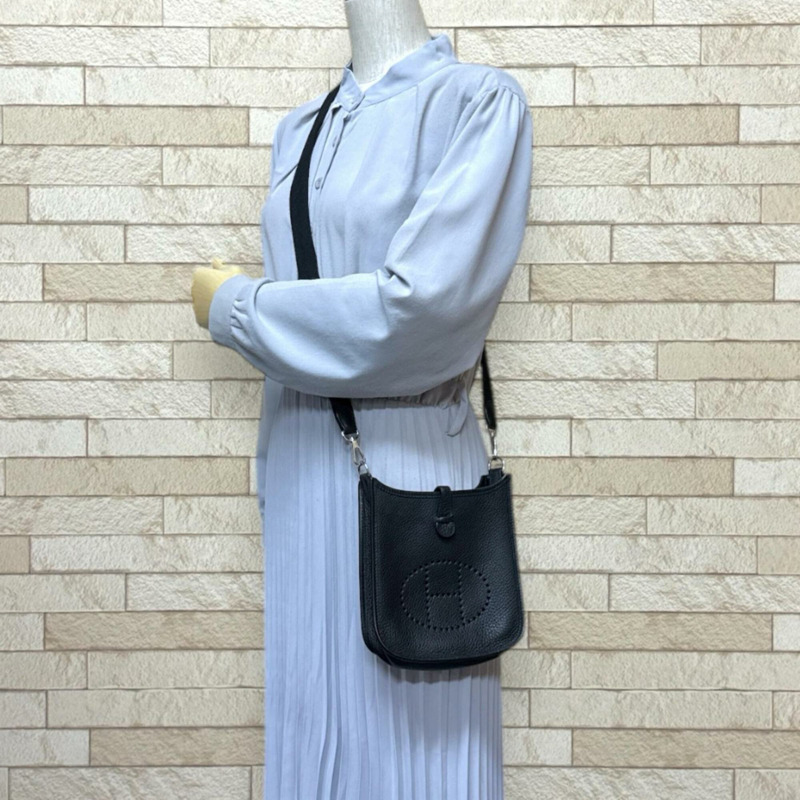 愛馬仕 Evelyne TPM 單肩背包，Taurillon Clemence 皮革，黑色，女士款-1