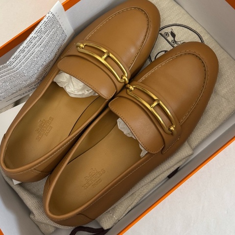 閒置未使用 愛馬仕/Hermes  樂福鞋 37 碼 放置痕跡 介意勿拍