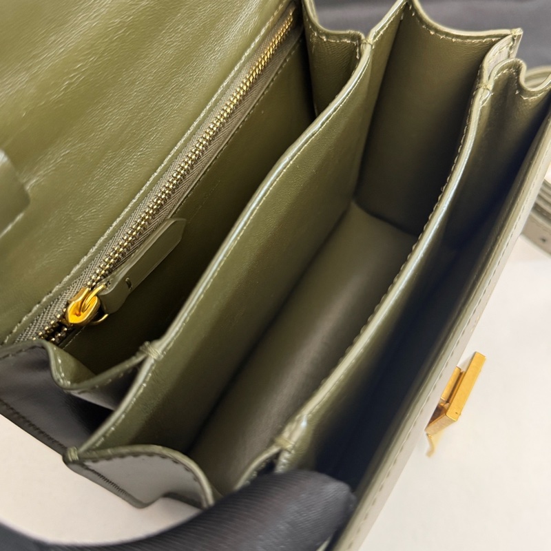 Celine 賽琳 mini box 墨綠色 附件：塵袋-7