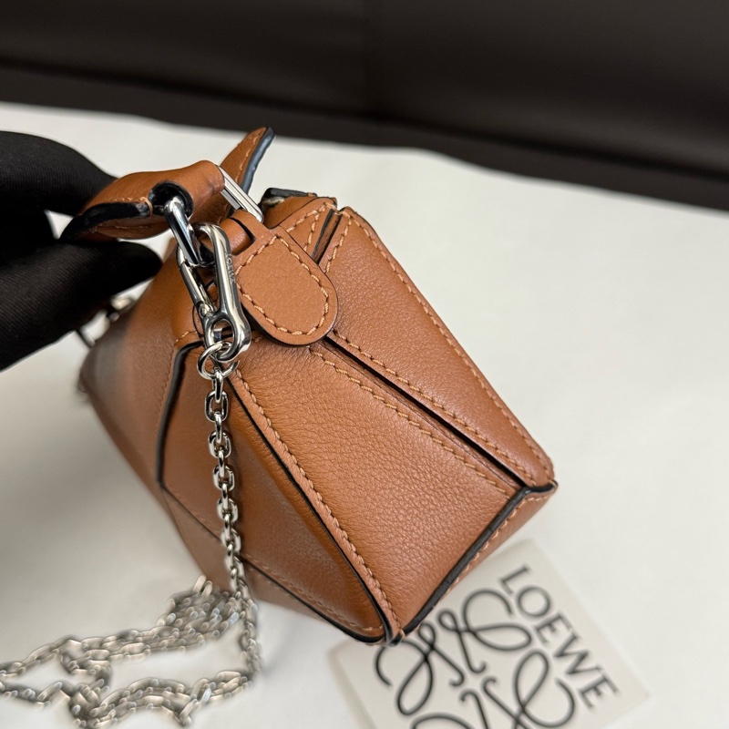 99.9新羅意威/Loewe 焦糖色puzzle nano幾何包超迷你鏈條斜挎包手提包  尺寸：12.5×8.5×5.4cm。-3