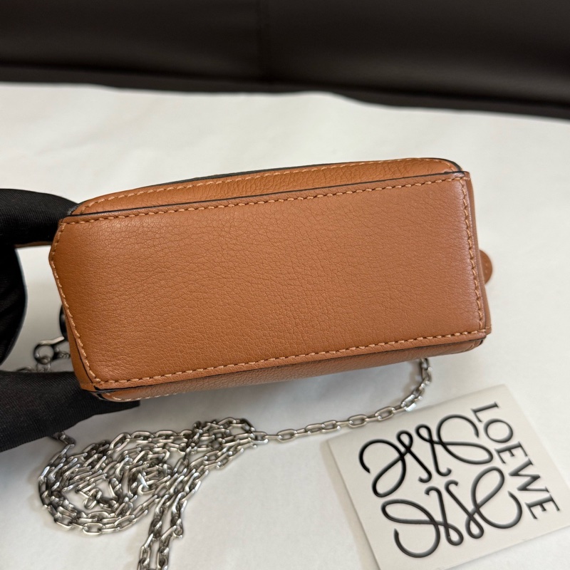 99.9新羅意威/Loewe 焦糖色puzzle nano幾何包超迷你鏈條斜挎包手提包  尺寸：12.5×8.5×5.4cm。-4