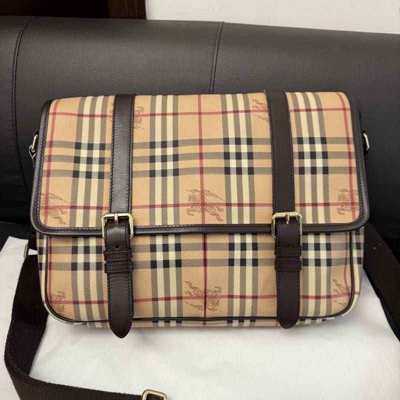Burberry博柏利巴寶莉經典格紋郵差包單肩斜挎包。附件:塵袋-0