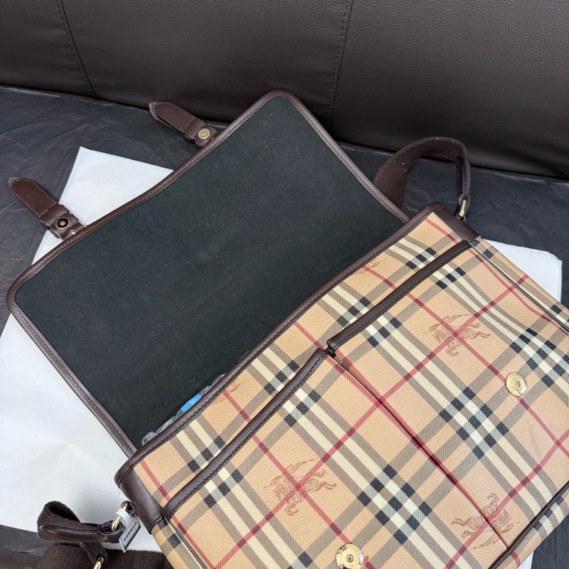 Burberry博柏利巴寶莉經典格紋郵差包單肩斜挎包。附件:塵袋-5