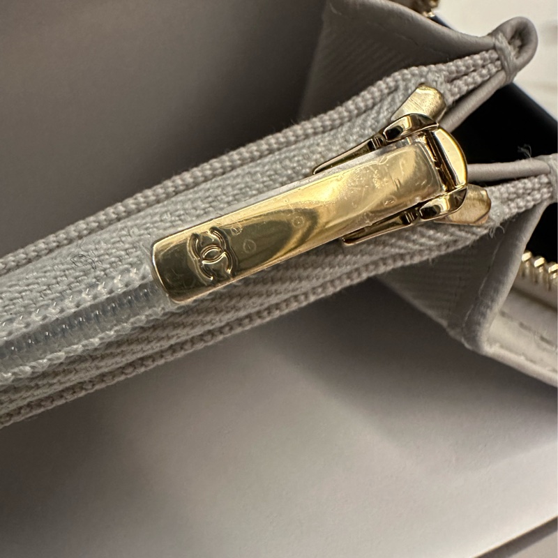 CHANEL 菱格紋荔枝紋牛皮奶茶色淡金拉鍊零錢包-5