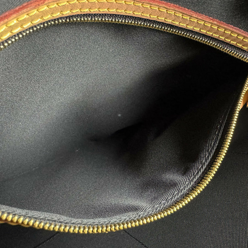路易威登 (Louis Vuitton) LOUIS VUITTON 單肩包 Monogram Reverse Carry It 影片印花棕色 男女款 M45198 包郵 z9132-5
