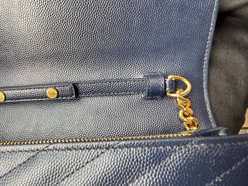 近新YSL深藍色山型紋魚子醬牛皮金鍊 大款WOC /鍊條包/斜背包 377828-17