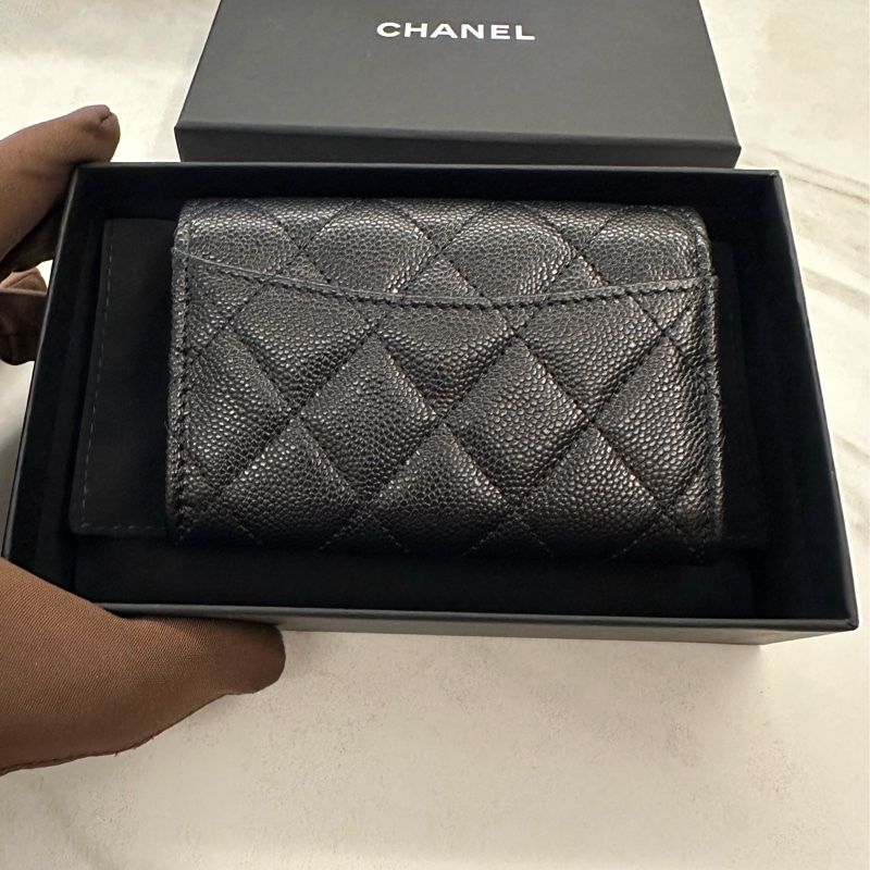 Chanel 荔枝紋牛皮菱格紋黑金釦式零錢包-1