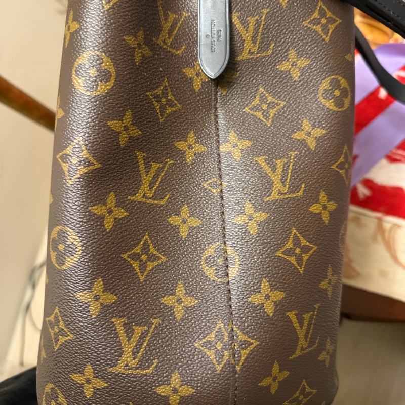 LV 晶片款 水桶包-9