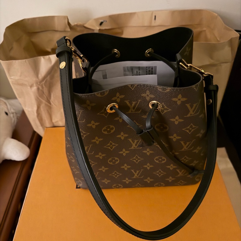 LV 晶片款 水桶包-10