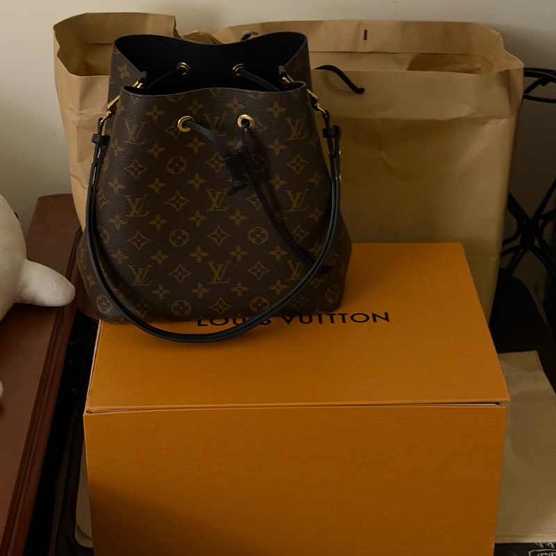 LV 晶片款 水桶包-22