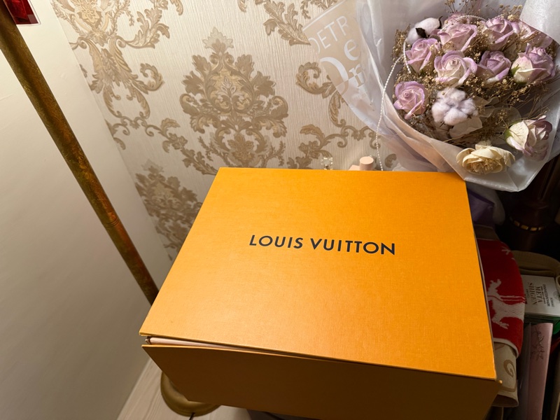 LV 晶片款 水桶包-24