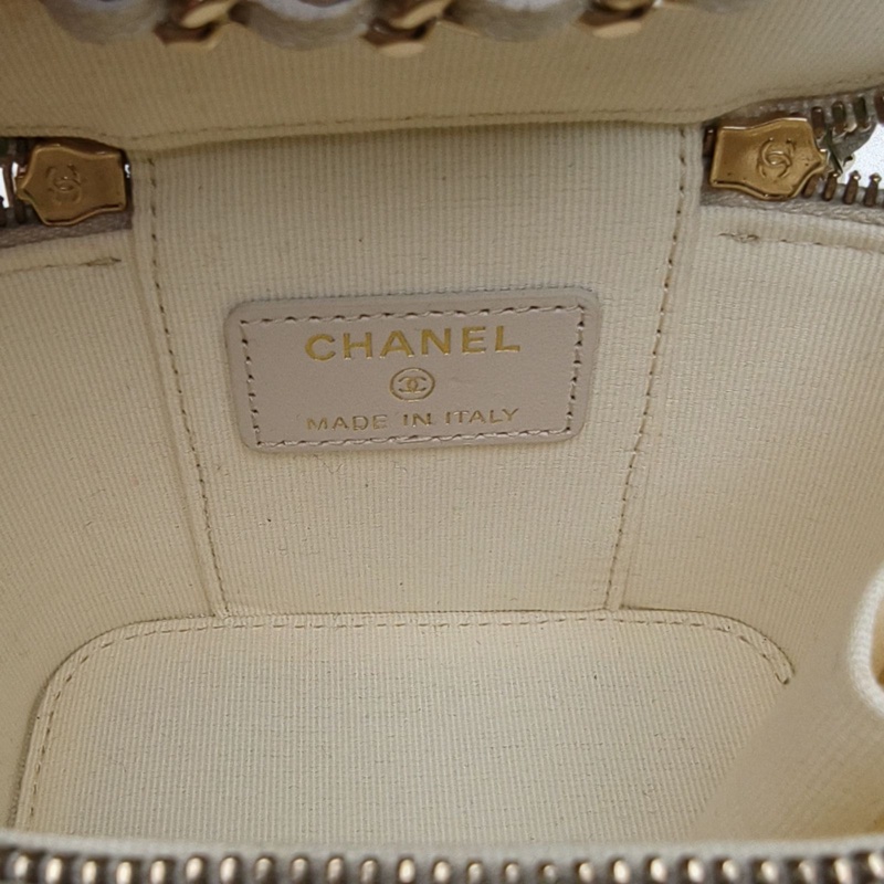 CHANEL 21S盒子化妝包無鏡子白色荔枝牛皮31開金扣-5