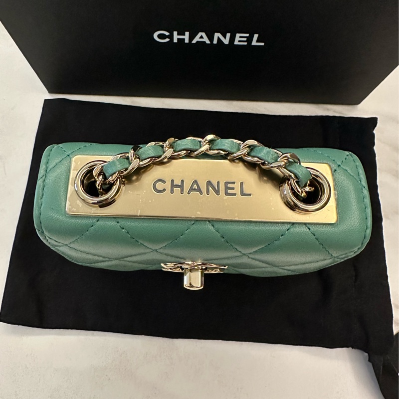 Chanel 淡金扣迷你斜背包-4