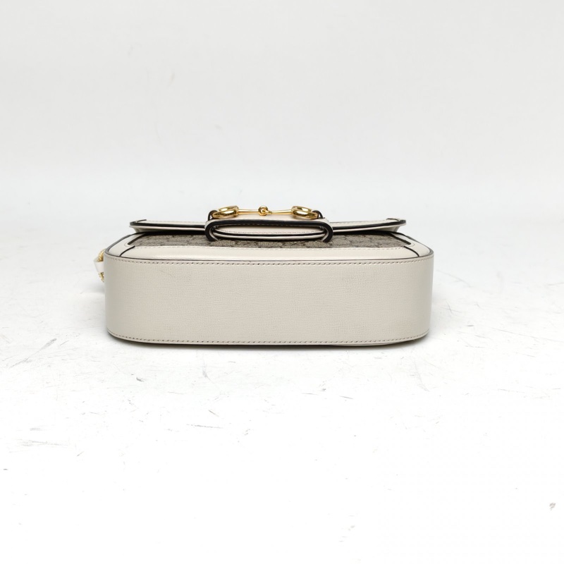 GUCCI Horsebit馬銜扣1955馬鞍包Mini雙肩帶白色PVC金扣-3