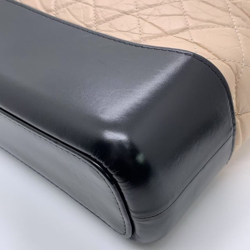 Chanel香奈兒流浪包中號米色拼黑色鏈條包-13