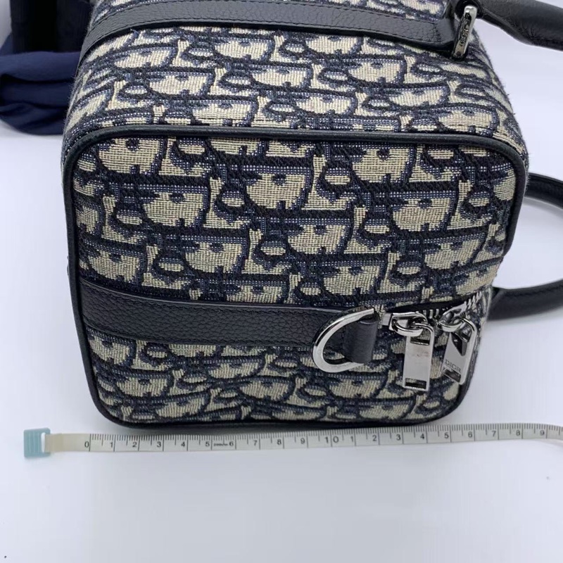 Dior迪奧 Lingot26波士頓老花手提單肩包,男女同款 上身超級帥氣,尺寸26x16×14.5-9