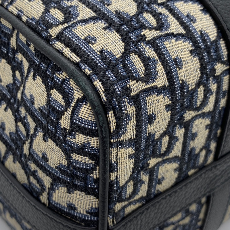 Dior迪奧 Lingot26波士頓老花手提單肩包,男女同款 上身超級帥氣,尺寸26x16×14.5-11