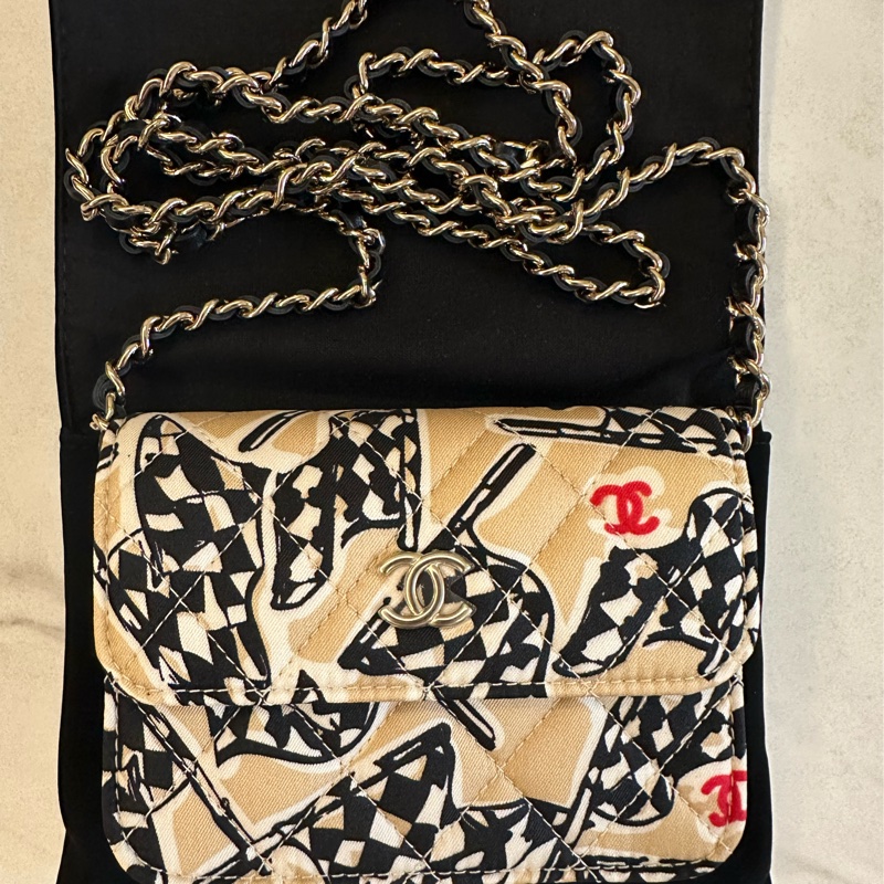 Chanel 帆布塗鴉斜背包-0