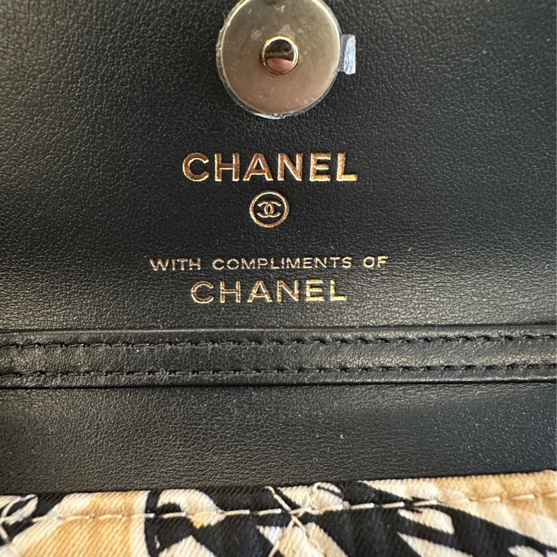 Chanel 帆布塗鴉斜背包-2