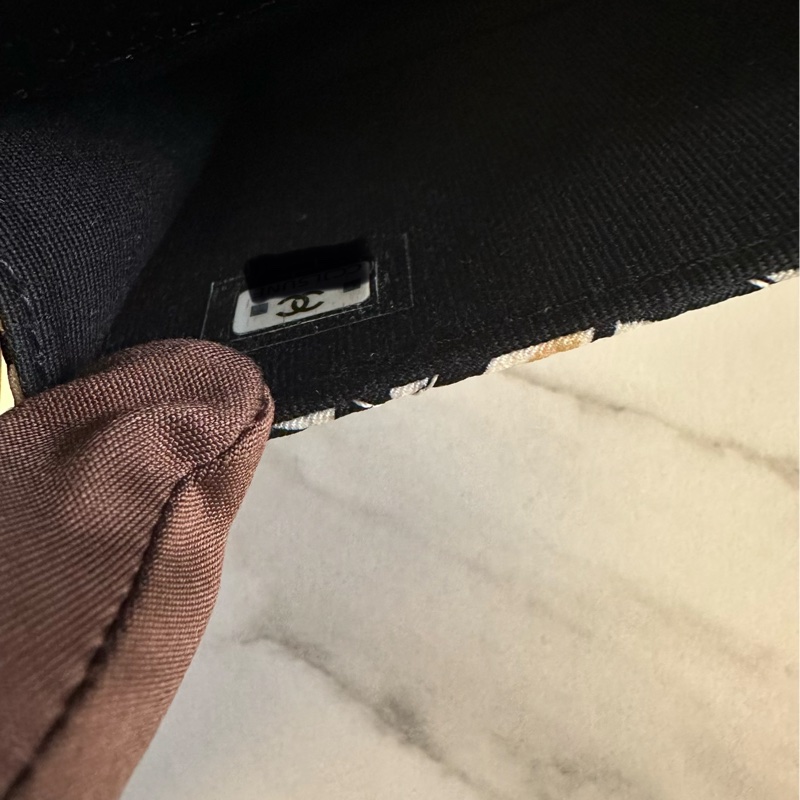 Chanel 帆布塗鴉斜背包-6