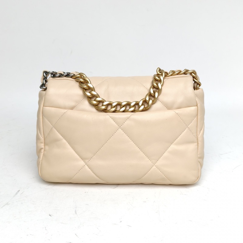 CHANEL 19BAG口蓋包小號米白色羊皮28開金銀扣-2