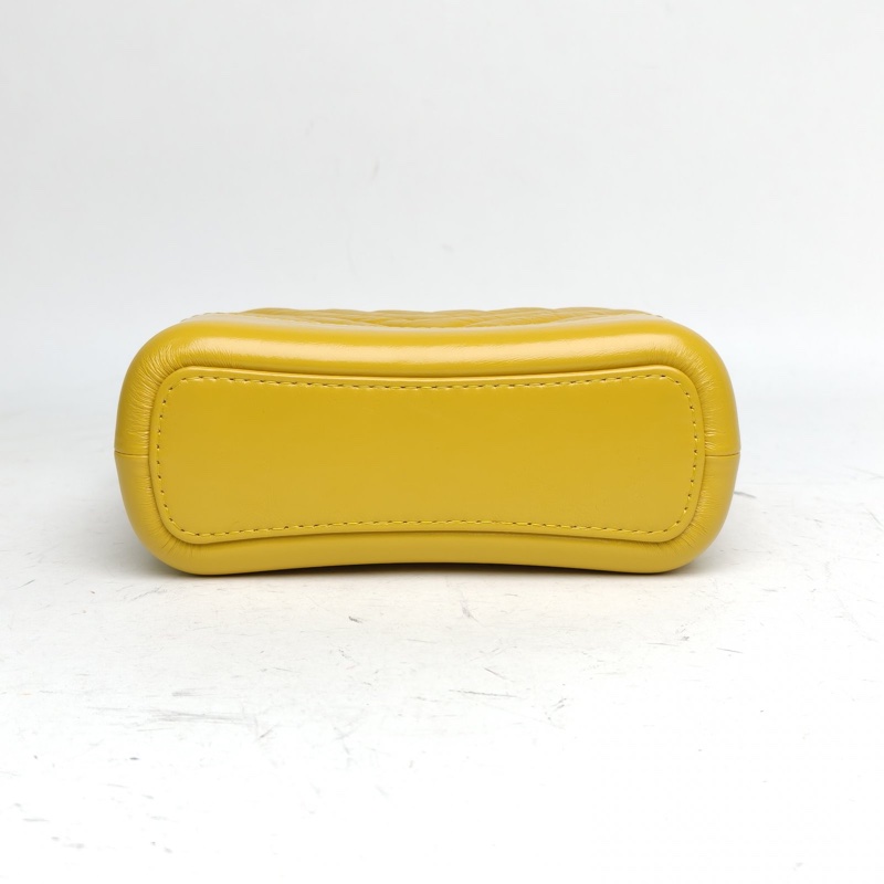 CHANEL GABRIELLE流浪小號黃色牛皮28開金銀扣V紋-3