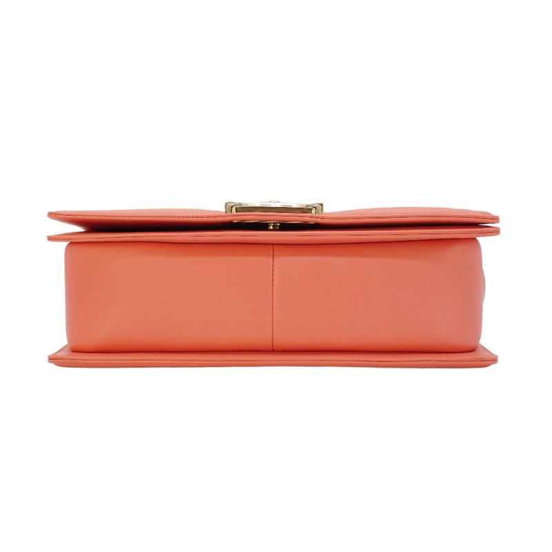 Chanel 展示品 Boy 菱格紋粒紋牛皮淡金釦斜背包-25cm(A67086-粉橘)-3