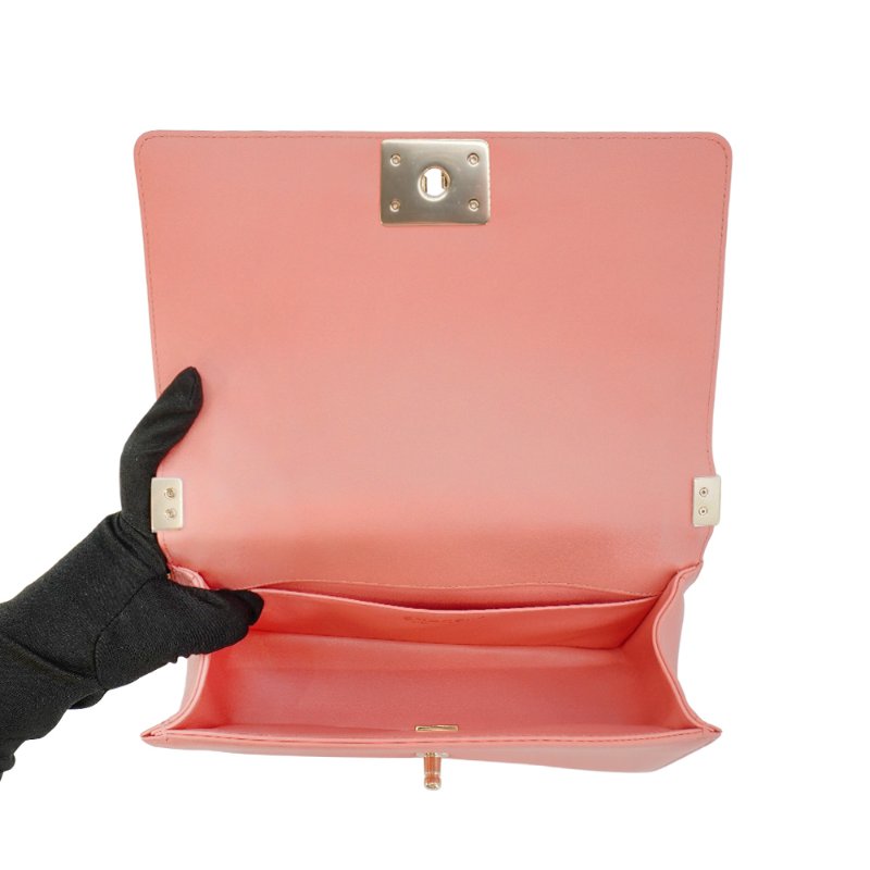 Chanel 展示品 Boy 菱格紋粒紋牛皮淡金釦斜背包-25cm(A67086-粉橘)-4