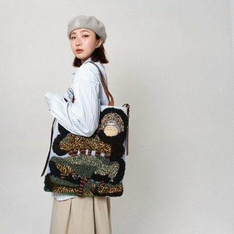 Loewe x Totorol 展示品 龍貓神樹針織小牛皮拼接二用包(焦糖色)