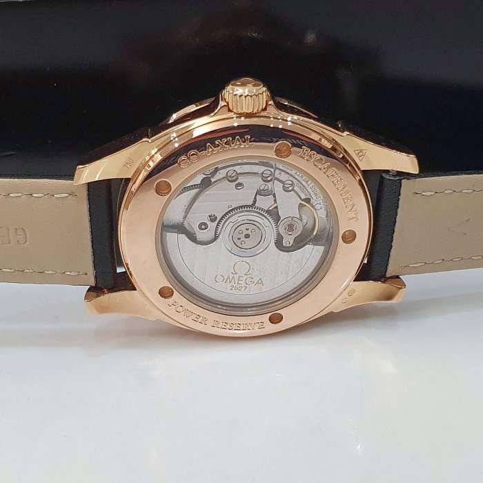 【大眾名錶】OMEGA歐米茄 4652.20.32 碟飛系列 白面 同軸擒縱 動力儲存 日期窗/動能顯示 底蓋裸空 G212-5