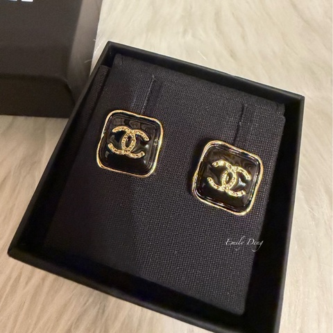 Chanel 黑色方糖耳環