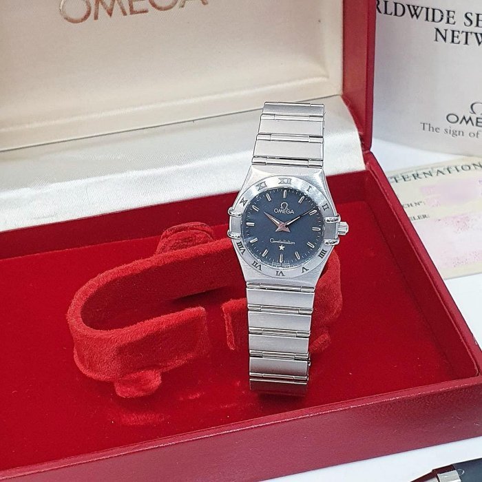 【大眾名錶】OMEGA 歐米茄 1572.40.00 星座系列 灰藍面盤 錶徑25.5mm 石英機芯 大眾名錶B1114-2