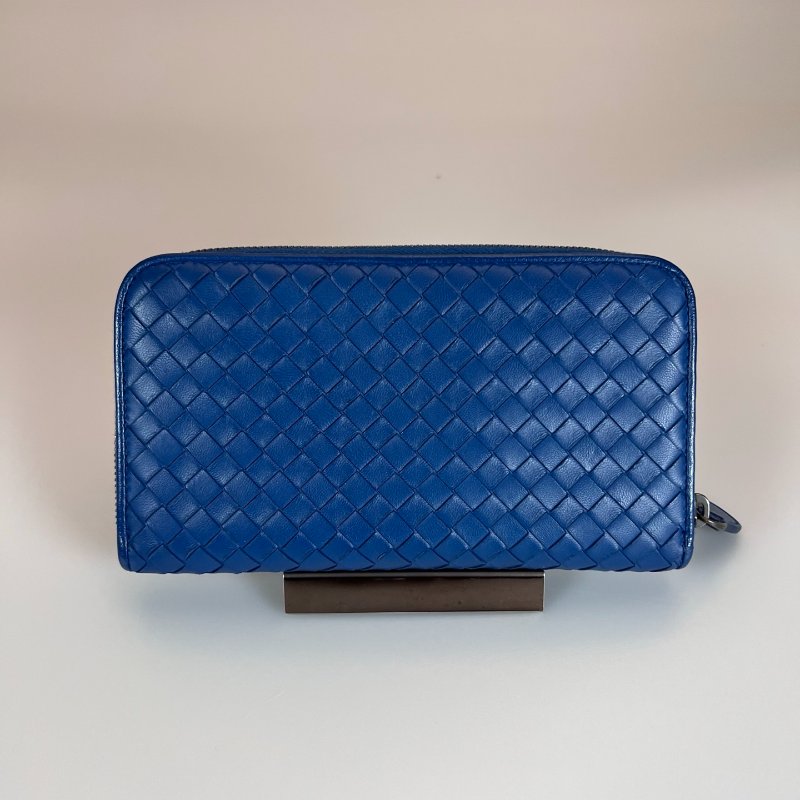 BV   藍羊皮細編織ㄇ拉長夾-1