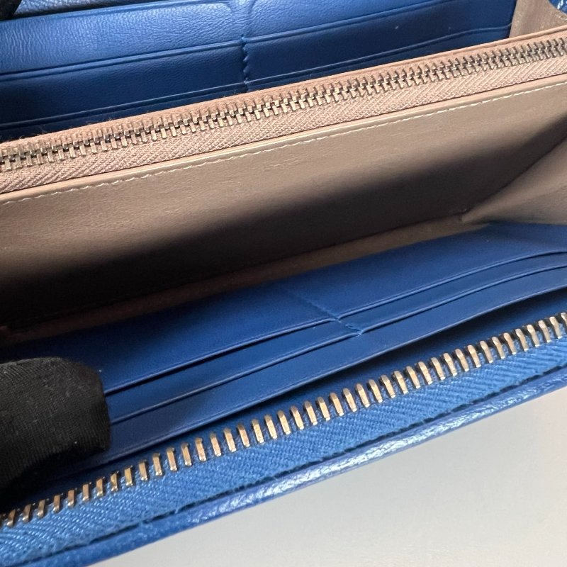 BV   藍羊皮細編織ㄇ拉長夾-6