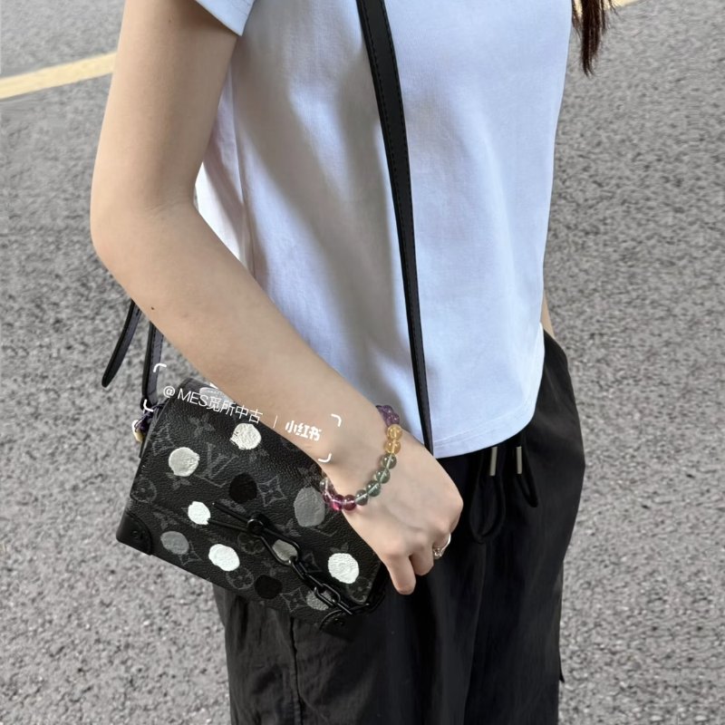 LOUIS VUITTON X 草間彌生聯名款Steamer斜背包-12