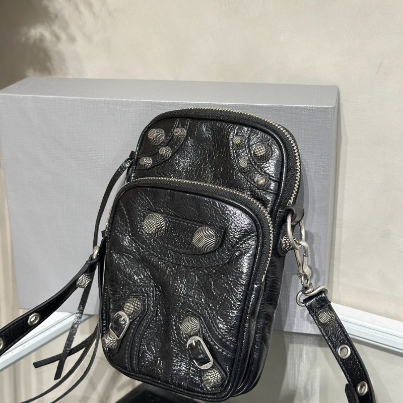 Balenciaga Le cagole斜背小包-4