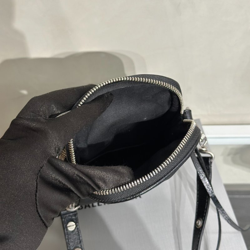 Balenciaga Le cagole斜背小包-6