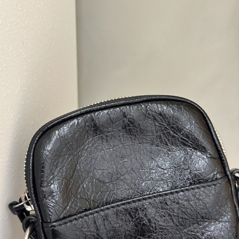 Balenciaga Le cagole斜背小包-9