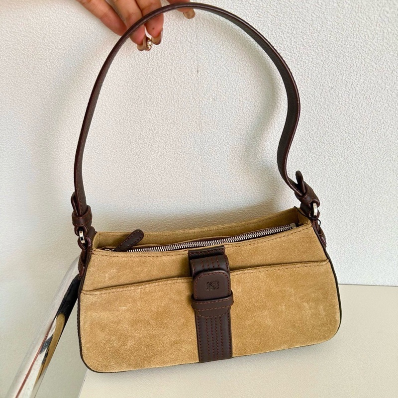 Loewe 羅意威 麂皮腋下 尺寸24*11。🈚附件-1