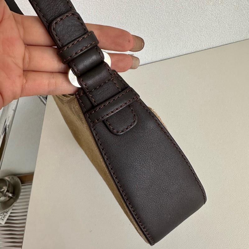 Loewe 羅意威 麂皮腋下 尺寸24*11。🈚附件-4