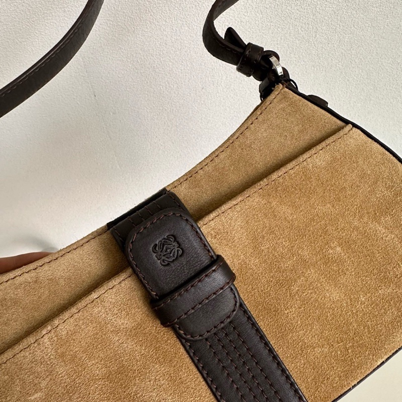 Loewe 羅意威 麂皮腋下 尺寸24*11。🈚附件-5