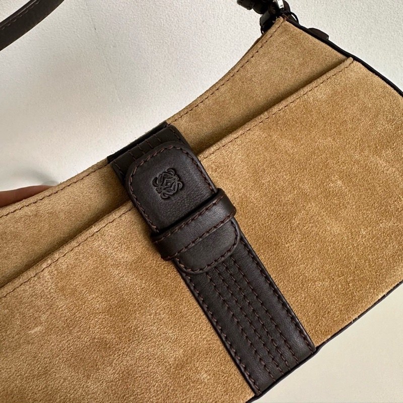 Loewe 羅意威 麂皮腋下 尺寸24*11。🈚附件-8