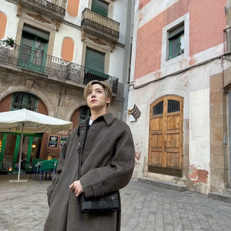 BOTTEGA VENETA Cassette經典三角釦編織包 - 15格黑-1