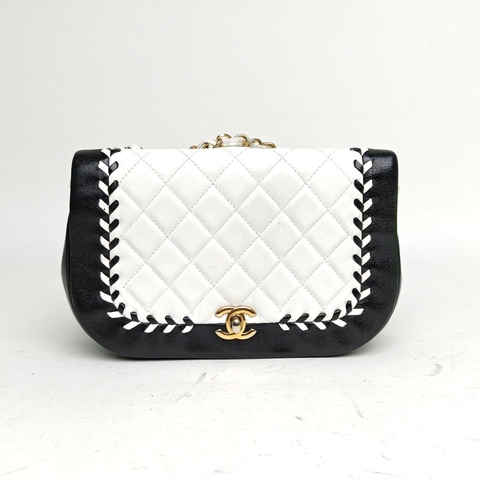 CHANEL 黑白羊皮25開金扣熊貓配色馬鞍包斜挎包