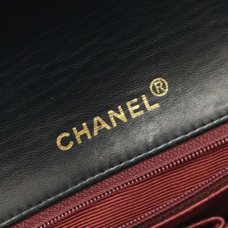 香奈兒全蓋絎縫鏈條斜背單肩包,羊皮材質,黑色,二手,金色五金-3