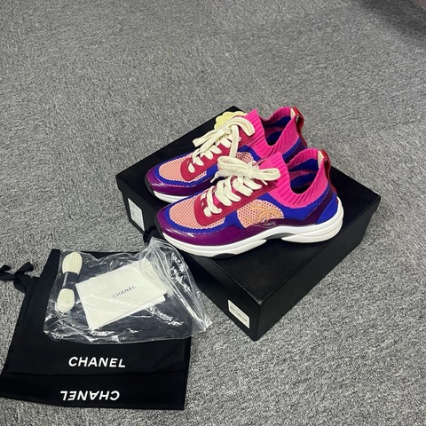 chanel香奈兒 最新款藍粉牛皮 Size:36 幾乎全新